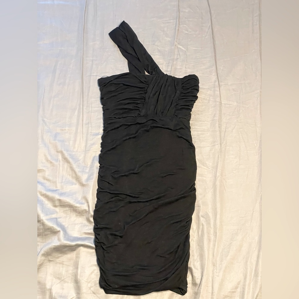 Super cute, one should black little black dress